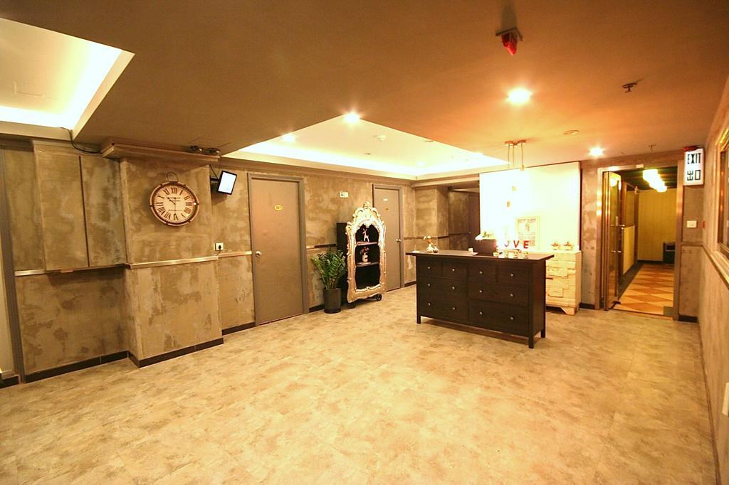 S3 Hotel Гонконг Экстерьер фото